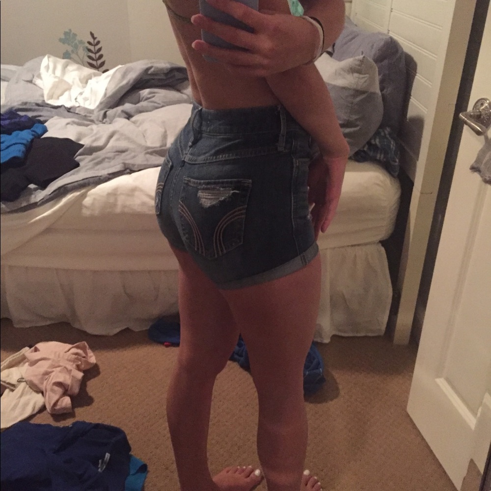 Hollister size 1 short short high rise